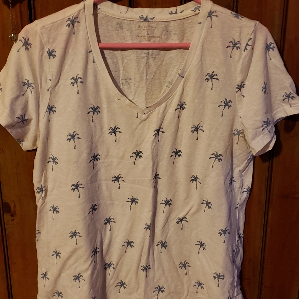 Sonoma t shirt gently worn